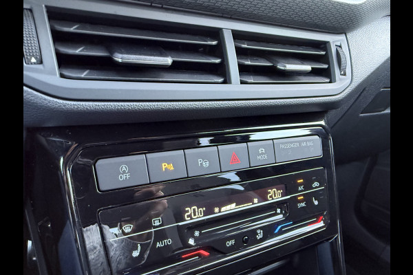 Volkswagen T-Cross 1.5 TSI 150pk DSG R-Line | Acc | Lane | Camera Volkswagen T-Cross 1.5 TSI 150pk DSG R-Line | Acc | Lane | Camera