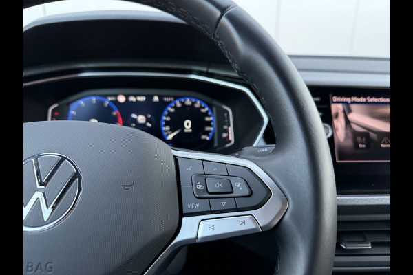 Volkswagen T-Cross 1.5 TSI 150pk DSG R-Line | Acc | Lane | Camera Volkswagen T-Cross 1.5 TSI 150pk DSG R-Line | Acc | Lane | Camera