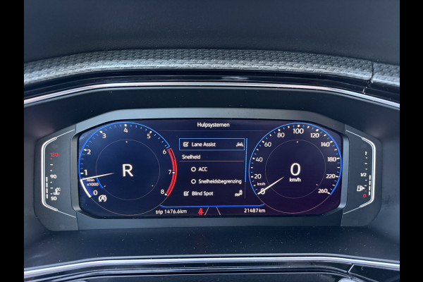 Volkswagen T-Cross 1.5 TSI 150pk DSG R-Line | Acc | Lane | Camera Volkswagen T-Cross 1.5 TSI 150pk DSG R-Line | Acc | Lane | Camera