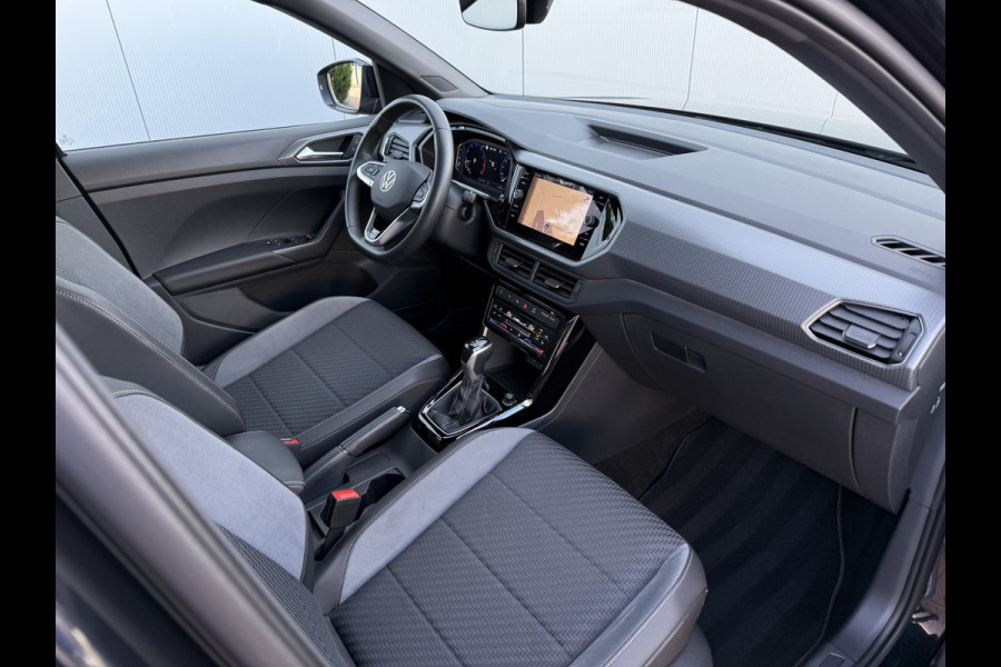 Volkswagen T-Cross 1.5 TSI 150pk DSG R-Line | Acc | Lane | Camera Volkswagen T-Cross 1.5 TSI 150pk DSG R-Line | Acc | Lane | Camera