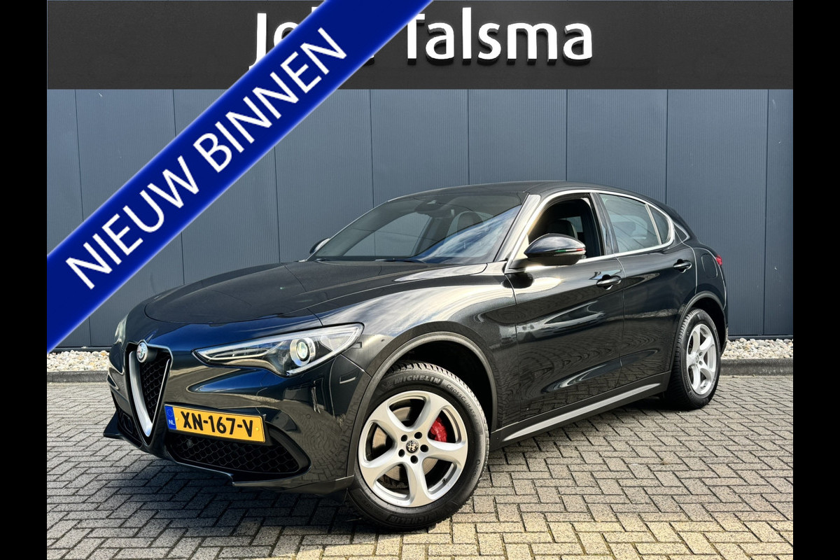 Alfa Romeo Stelvio 2.0T AWD 200pk Super│Veloce interieur│18'' velgen│PDC│Camera│Stoel-stuur verwarmbaar | Trekhaak Alfa Romeo Stelvio 2.0T AWD 200pk Super│Veloce interieur│18'' velgen│PDC│Camera│Stoel-stuur verwarmbaar | Trekhaak