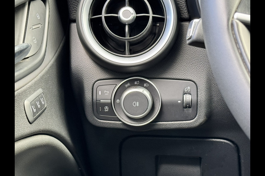 Alfa Romeo Stelvio 2.0T AWD 200pk Super│Veloce interieur│18'' velgen│PDC│Camera│Stoel-stuur verwarmbaar | Trekhaak