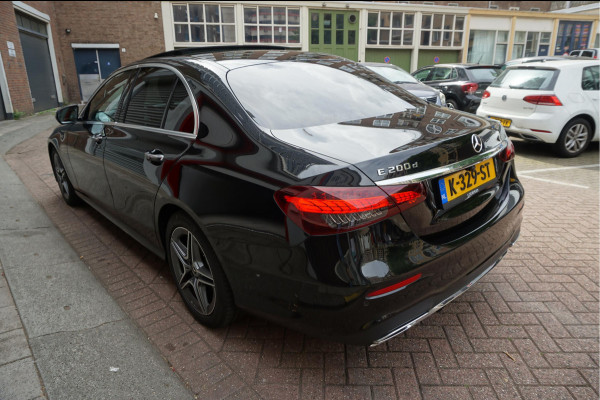 Mercedes-Benz E-Klasse 200 d Business Solution AMG | NL AUTO | 1ste Eigenaar | Dealer onderhouden | Panoramadak | Sfeerverlichting | Leder | 360 camera | Cruise + Lane | Burmester Mercedes-Benz E-Klasse 200 d Business Solution AMG | NL AUTO | 1ste Eigenaar | Dealer onderhouden | Panoramadak | Sfeerverlichting | Leder | 360 camera | Cruise + Lane | Burmester