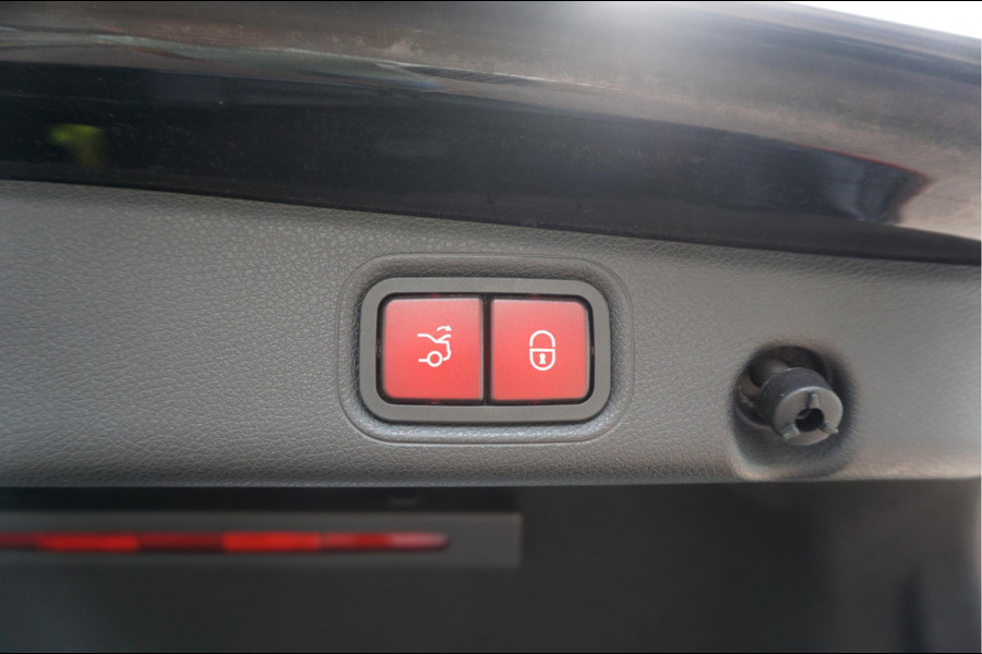 Mercedes-Benz E-Klasse 200 d Business Solution AMG | NL AUTO | 1ste Eigenaar | Dealer onderhouden | Panoramadak | Sfeerverlichting | Leder | 360 camera | Cruise + Lane | Burmester Mercedes-Benz E-Klasse 200 d Business Solution AMG | NL AUTO | 1ste Eigenaar | Dealer onderhouden | Panoramadak | Sfeerverlichting | Leder | 360 camera | Cruise + Lane | Burmester