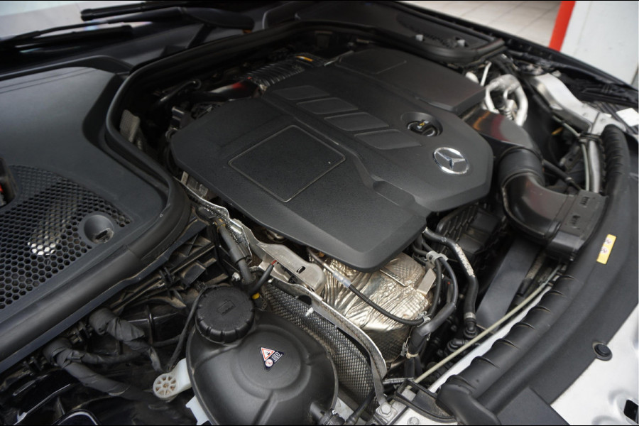 Mercedes-Benz E-Klasse 200 d Business Solution AMG | NL AUTO | 1ste Eigenaar | Dealer onderhouden | Panoramadak | Sfeerverlichting | Leder | 360 camera | Cruise + Lane | Burmester Mercedes-Benz E-Klasse 200 d Business Solution AMG | NL AUTO | 1ste Eigenaar | Dealer onderhouden | Panoramadak | Sfeerverlichting | Leder | 360 camera | Cruise + Lane | Burmester
