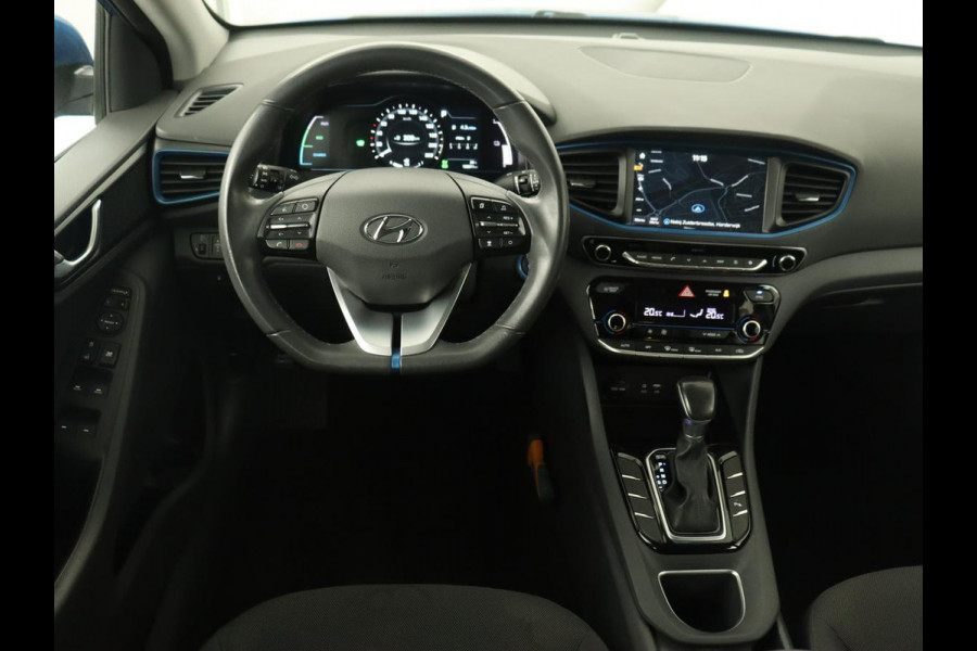 Hyundai IONIQ 1.6 GDi Comfort | Xenon | Carplay | Camera | Adaptive cruise | Keyless | Navigatie | Parkeerhulp | Climate control