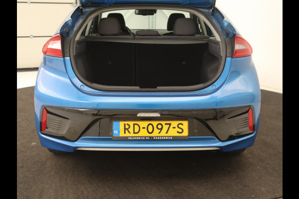 Hyundai IONIQ 1.6 GDi Comfort | Xenon | Carplay | Camera | Adaptive cruise | Keyless | Navigatie | Parkeerhulp | Climate control