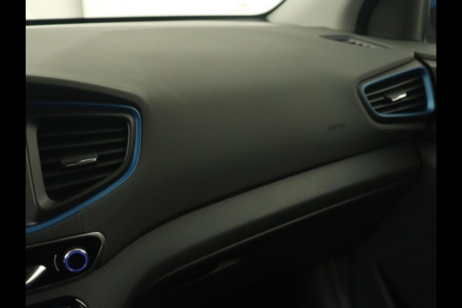 Hyundai IONIQ 1.6 GDi Comfort | Xenon | Carplay | Camera | Adaptive cruise | Keyless | Navigatie | Parkeerhulp | Climate control