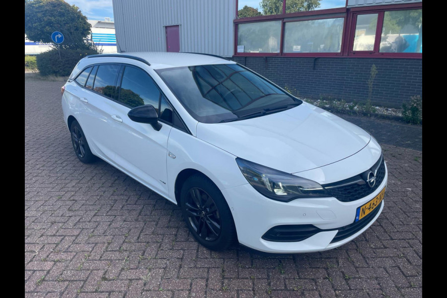 Opel Astra Sports Tourer 1.2 Design & Tech / camera / trekhaak