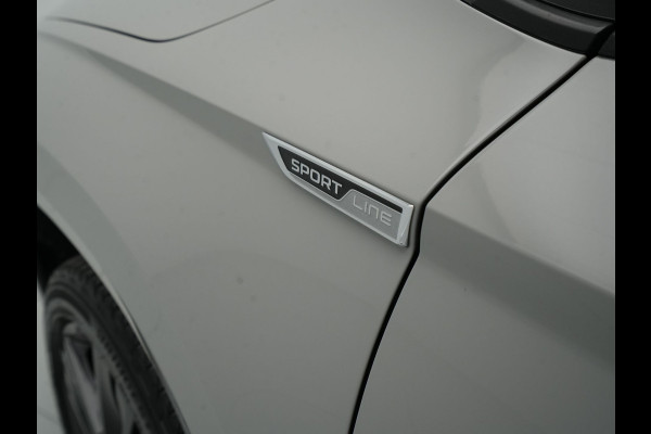 Škoda Karoq 1.5 TSI ACT 150pk DSG Sportline Business Navigatie CantonSound Stoelverwarming Camera Carplay Sideassist 199