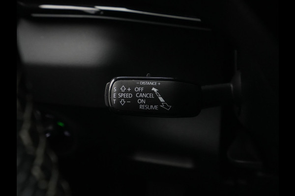 Škoda Karoq 1.5 TSI ACT 150pk DSG Sportline Business Navigatie CantonSound Stoelverwarming Camera Carplay Sideassist 199