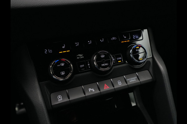 Škoda Karoq 1.5 TSI ACT 150pk DSG Sportline Business Navigatie CantonSound Stoelverwarming Camera Carplay Sideassist 199