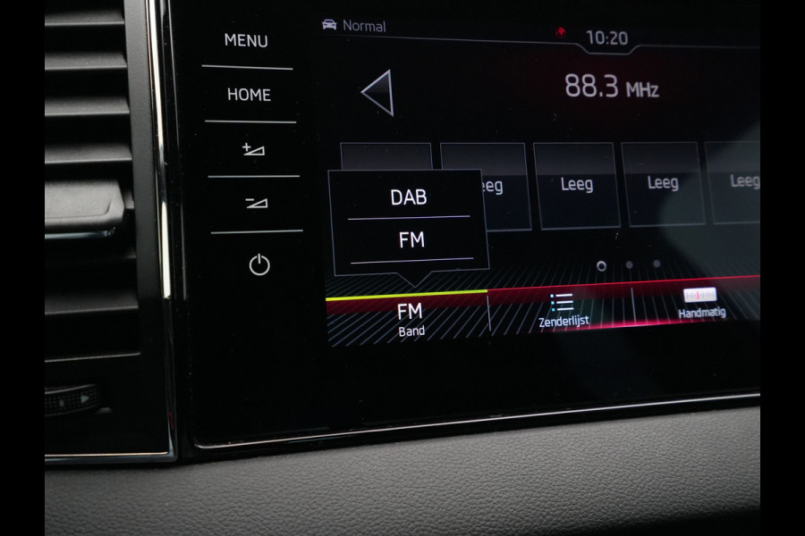 Škoda Karoq 1.5 TSI ACT 150pk DSG Sportline Business Navigatie CantonSound Stoelverwarming Camera Carplay Sideassist 199