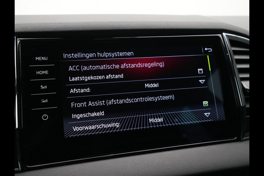 Škoda Karoq 1.5 TSI ACT 150pk DSG Sportline Business Navigatie CantonSound Stoelverwarming Camera Carplay Sideassist 199