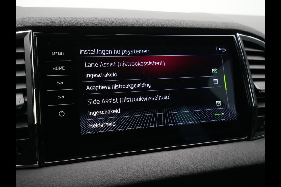 Škoda Karoq 1.5 TSI ACT 150pk DSG Sportline Business Navigatie CantonSound Stoelverwarming Camera Carplay Sideassist 199