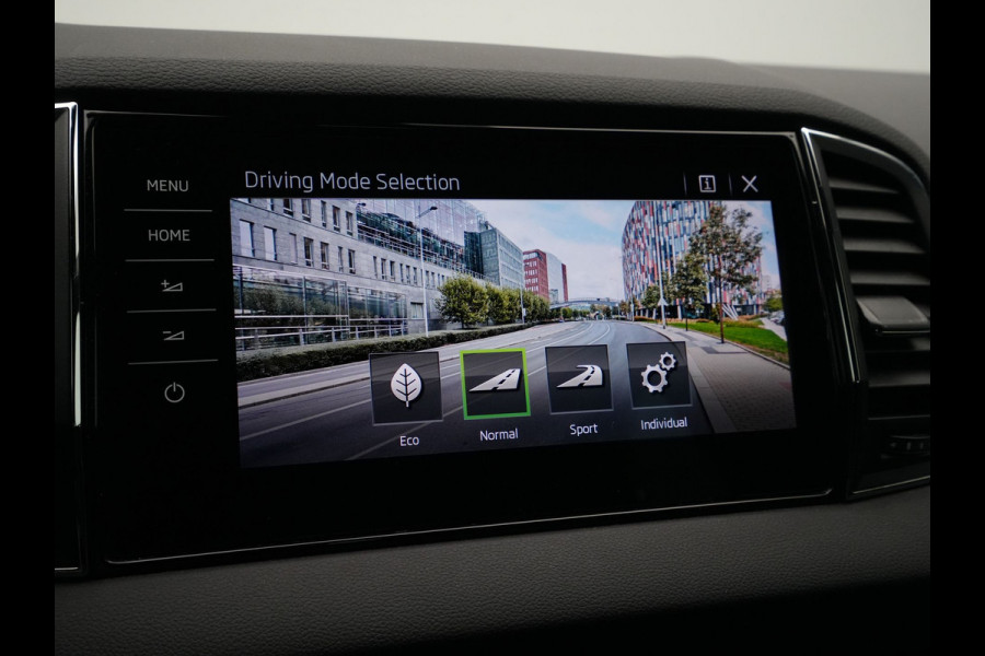 Škoda Karoq 1.5 TSI ACT 150pk DSG Sportline Business Navigatie CantonSound Stoelverwarming Camera Carplay Sideassist 199