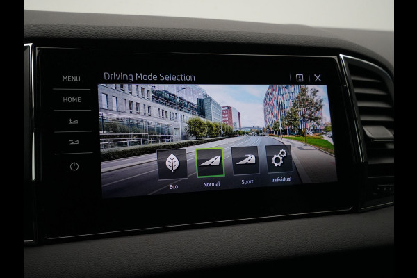 Škoda Karoq 1.5 TSI ACT 150pk DSG Sportline Business Navigatie CantonSound Stoelverwarming Camera Carplay Sideassist 199