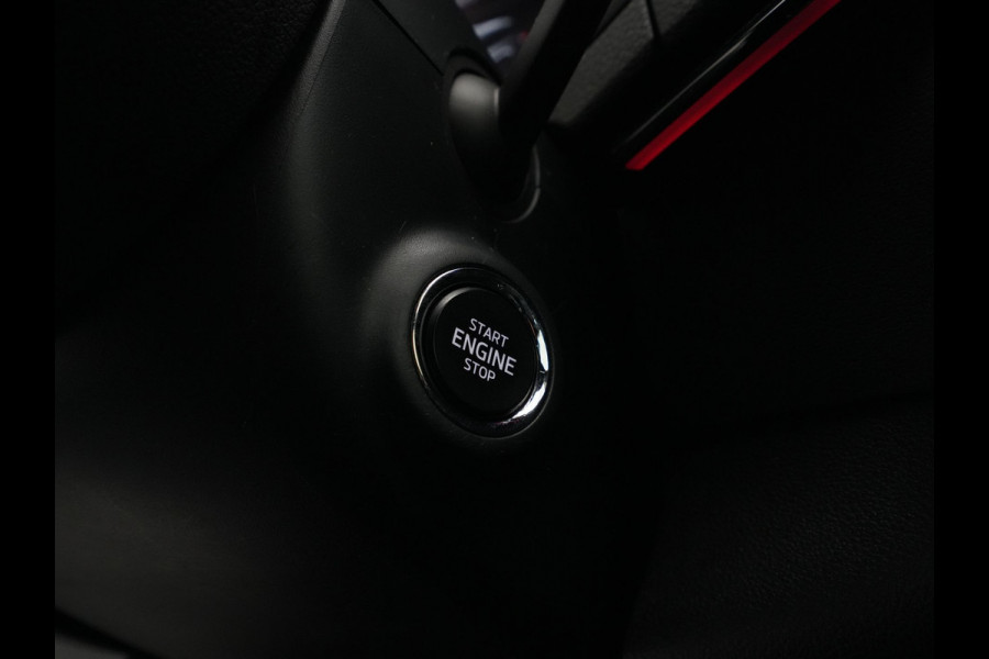 Škoda Karoq 1.5 TSI ACT 150pk DSG Sportline Business Navigatie CantonSound Stoelverwarming Camera Carplay Sideassist 199