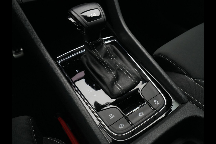 Škoda Karoq 1.5 TSI ACT 150pk DSG Sportline Business Navigatie CantonSound Stoelverwarming Camera Carplay Sideassist 199