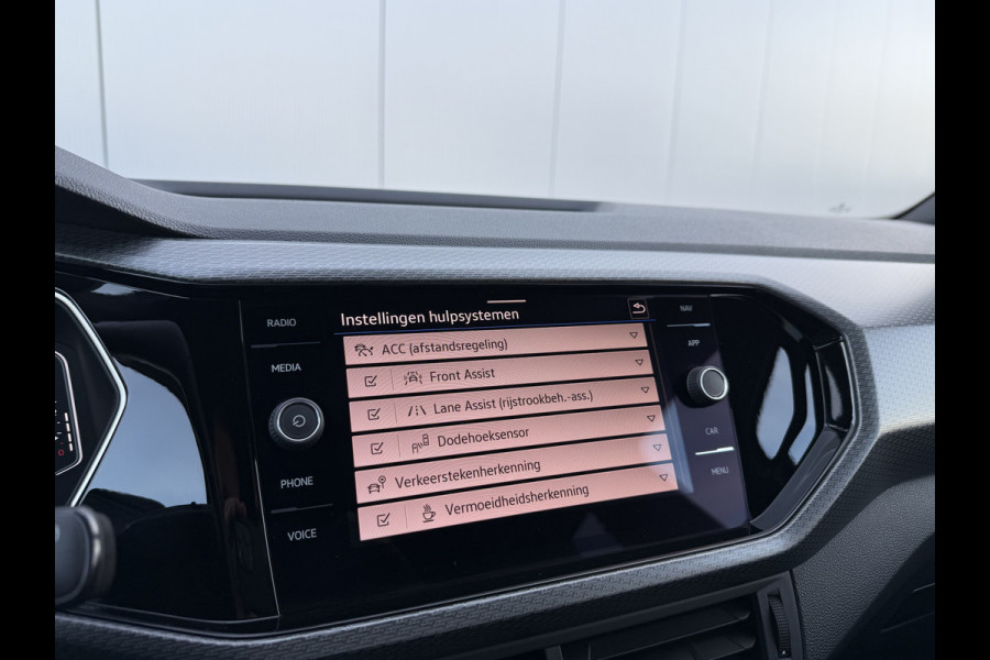 Volkswagen T-Cross 1.5 TSI 150pk DSG R-Line | Acc | Lane | Camera Volkswagen T-Cross 1.5 TSI 150pk DSG R-Line | Acc | Lane | Camera