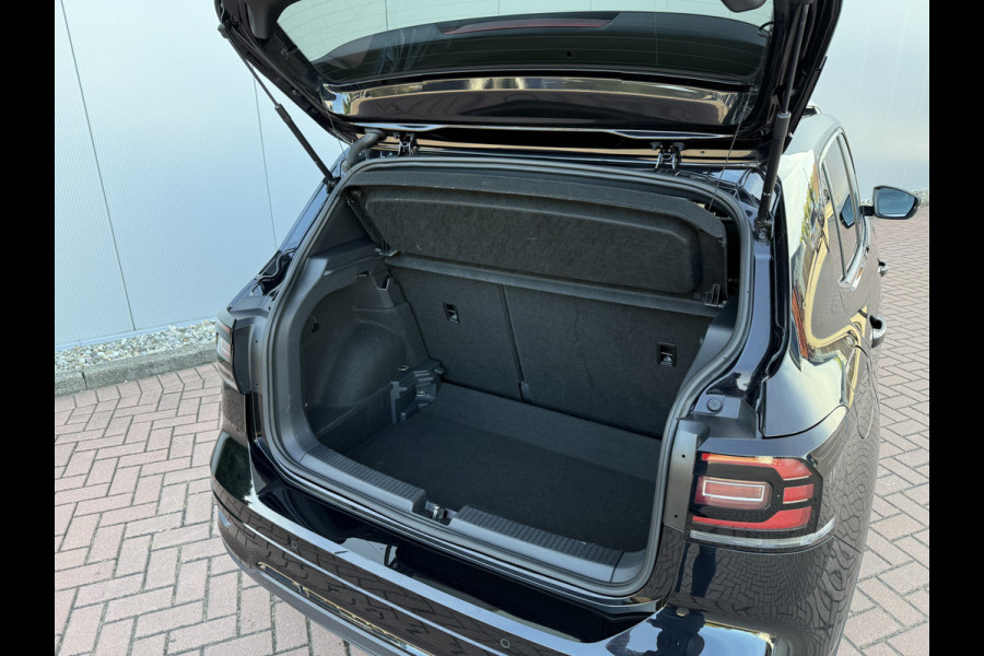 Volkswagen T-Cross 1.5 TSI 150pk DSG R-Line | Acc | Lane | Camera Volkswagen T-Cross 1.5 TSI 150pk DSG R-Line | Acc | Lane | Camera