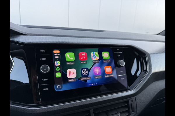 Volkswagen T-Cross 1.5 TSI 150pk DSG R-Line | Acc | Lane | Camera Volkswagen T-Cross 1.5 TSI 150pk DSG R-Line | Acc | Lane | Camera