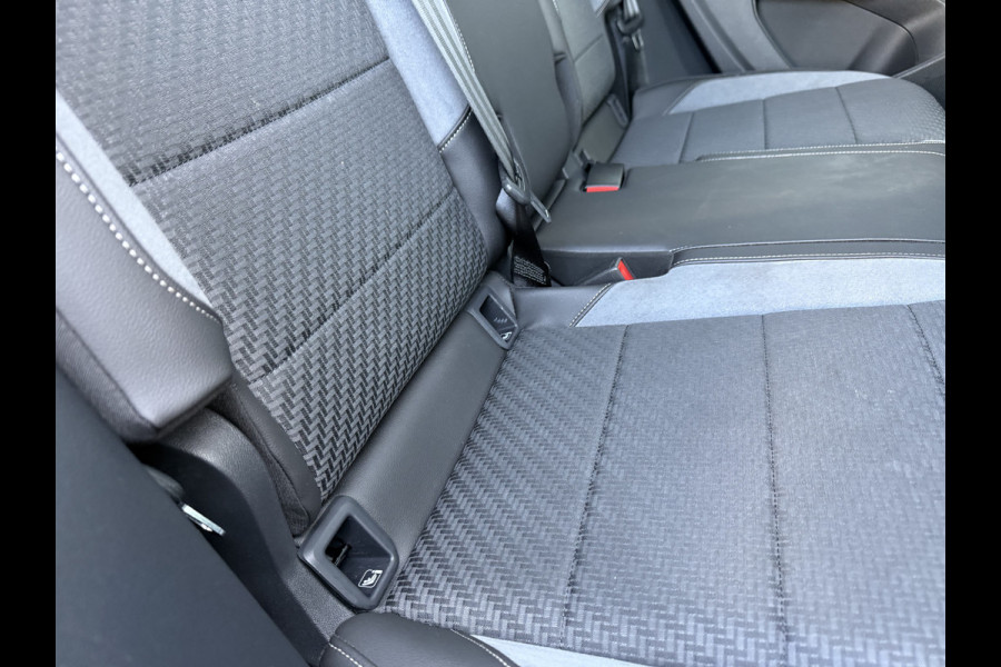 Volkswagen T-Cross 1.5 TSI 150pk DSG R-Line | Acc | Lane | Camera Volkswagen T-Cross 1.5 TSI 150pk DSG R-Line | Acc | Lane | Camera