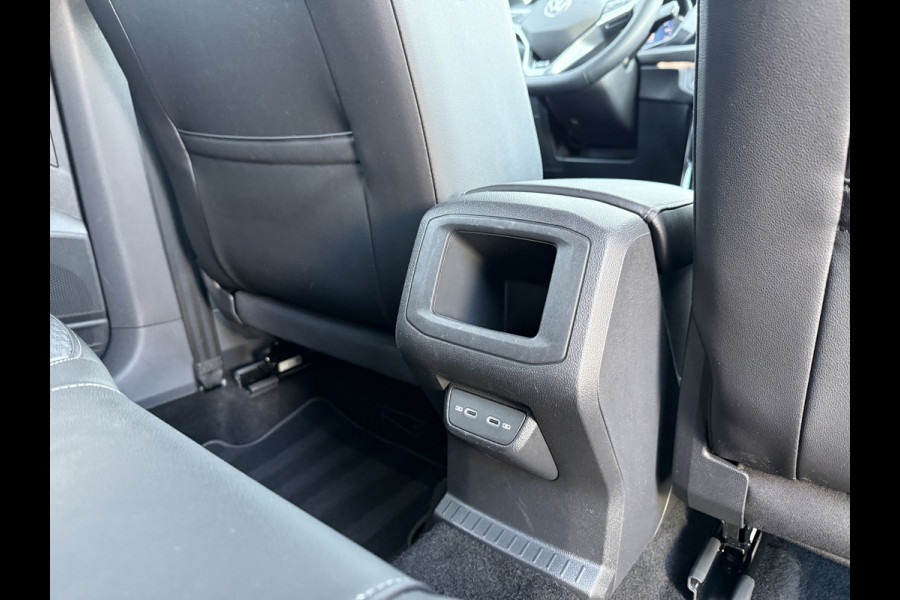 Volkswagen T-Cross 1.5 TSI 150pk DSG R-Line | Acc | Lane | Camera Volkswagen T-Cross 1.5 TSI 150pk DSG R-Line | Acc | Lane | Camera