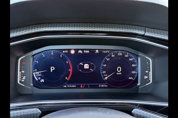 Volkswagen T-Cross 1.5 TSI 150pk DSG R-Line | Acc | Lane | Camera Volkswagen T-Cross 1.5 TSI 150pk DSG R-Line | Acc | Lane | Camera