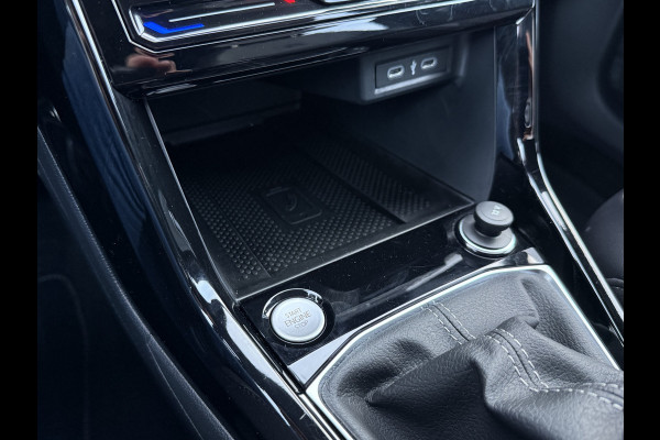 Volkswagen T-Cross 1.5 TSI 150pk DSG R-Line | Acc | Lane | Camera Volkswagen T-Cross 1.5 TSI 150pk DSG R-Line | Acc | Lane | Camera