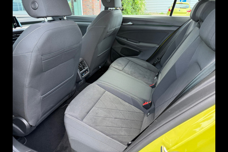 Volkswagen Golf 1.5 eTSI Style - Automaat - Pano/schuifdak - Navi - Camera - Org.NL