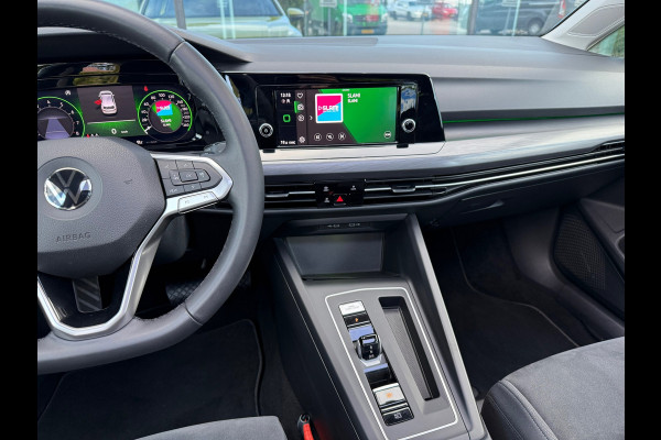 Volkswagen Golf 1.5 eTSI Style - Automaat - Pano/schuifdak - Navi - Camera - Org.NL