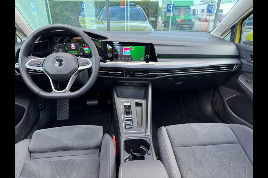 Volkswagen Golf 1.5 eTSI Style - Automaat - Pano/schuifdak - Navi - Camera - Org.NL
