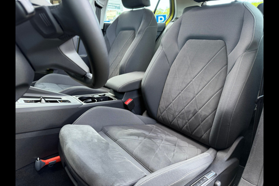 Volkswagen Golf 1.5 eTSI Style - Automaat - Pano/schuifdak - Navi - Camera - Org.NL