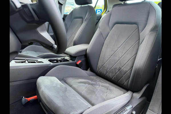 Volkswagen Golf 1.5 eTSI Style - Automaat - Pano/schuifdak - Navi - Camera - Org.NL