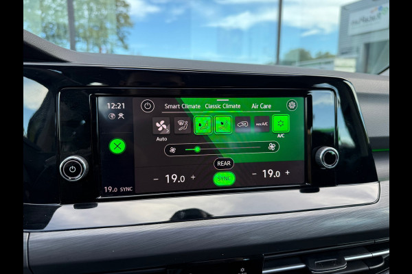 Volkswagen Golf 1.5 eTSI Style - Automaat - Pano/schuifdak - Navi - Camera - Org.NL