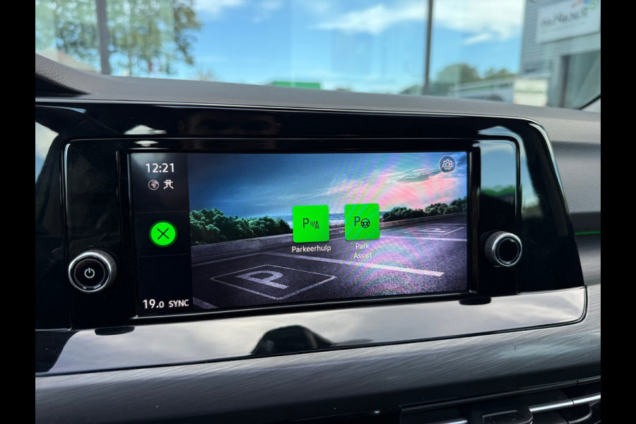 Volkswagen Golf 1.5 eTSI Style - Automaat - Pano/schuifdak - Navi - Camera - Org.NL