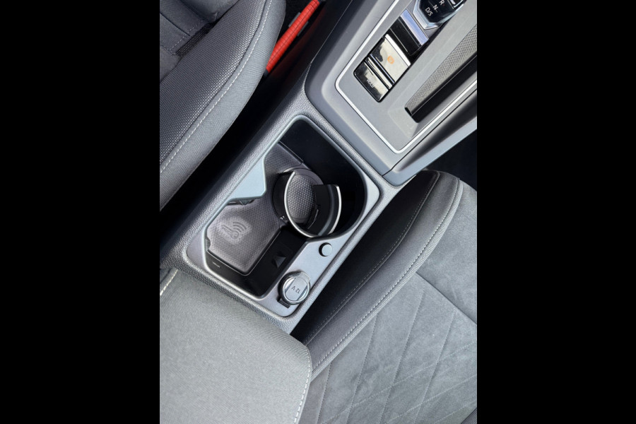 Volkswagen Golf 1.5 eTSI Style - Automaat - Pano/schuifdak - Navi - Camera - Org.NL