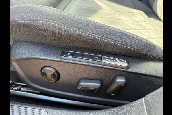 Volkswagen Golf 1.5 eTSI Style - Automaat - Pano/schuifdak - Navi - Camera - Org.NL