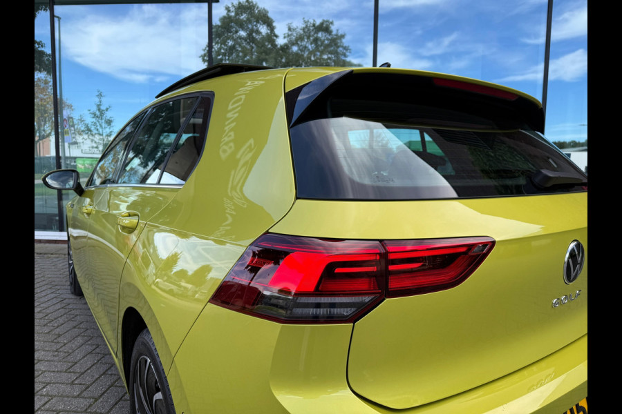 Volkswagen Golf 1.5 eTSI Style - Automaat - Pano/schuifdak - Navi - Camera - Org.NL