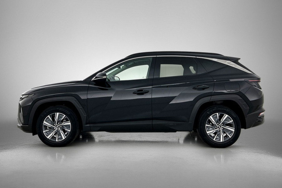 Hyundai Tucson 1.6 T-GDI HEV Comfort Automaat (TREKHAAK, NAVIGATIE, TREKHAAK, CARPLAY, STOELVERWARMING, CAMERA, 1e EIGENAAR)