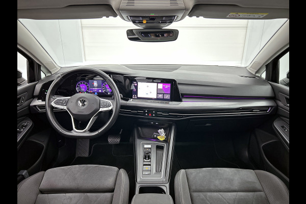 Volkswagen Golf 1.5 eTSI Sport Automaat (PANO, SFEERVERLICHTING, ADAPTIVE CRUISE, STOELVERWARMING, MASSAGE STOELEN, CARPLAY)