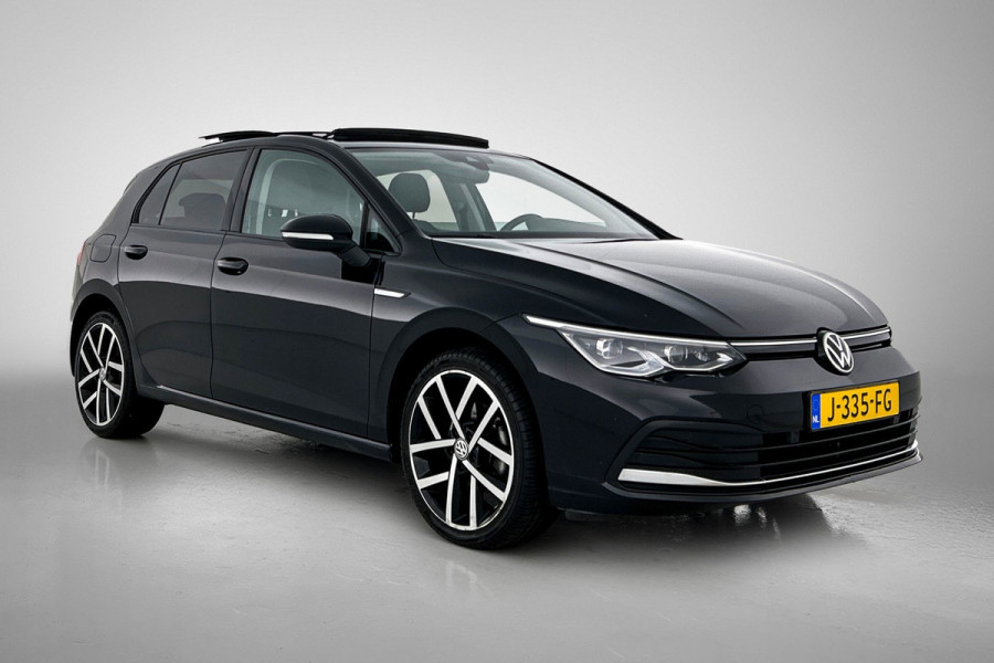 Volkswagen Golf 1.5 eTSI Sport Automaat (PANO, SFEERVERLICHTING, ADAPTIVE CRUISE, STOELVERWARMING, MASSAGE STOELEN, CARPLAY)