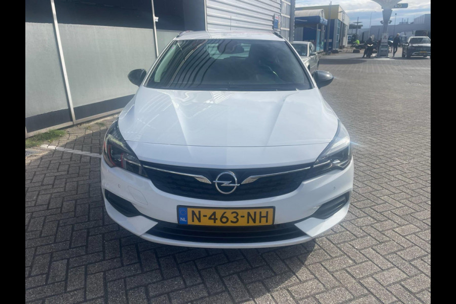 Opel Astra Sports Tourer 1.2 Design & Tech / camera / trekhaak