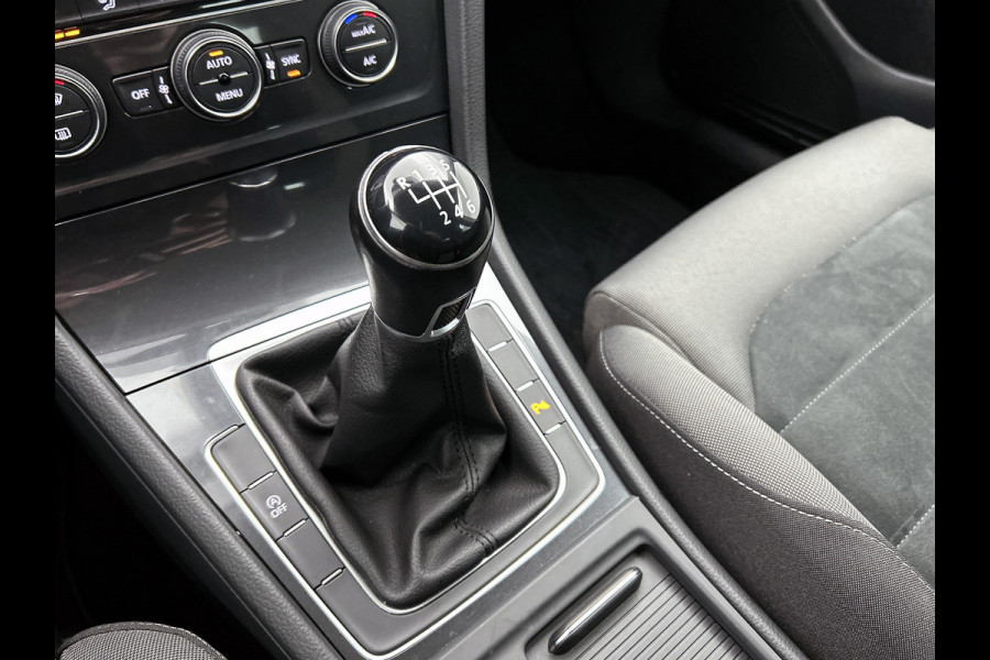 Volkswagen GOLF Variant 1.0 TSI Comfortline Business Automaat (NAVIGATIE, PARKEERSENSOREN, CARPLAY, DEALER ONDERHOUDEN)