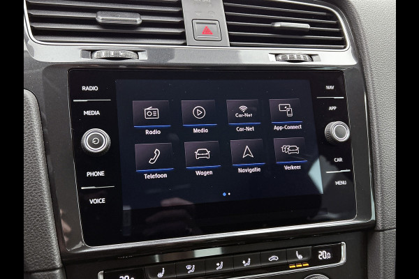 Volkswagen GOLF Variant 1.0 TSI Comfortline Business Automaat (NAVIGATIE, PARKEERSENSOREN, CARPLAY, DEALER ONDERHOUDEN)