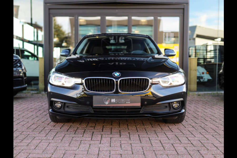 BMW 3 Serie Touring 318i Essential | BTW! | 19" LM | Leder | PDC | Stoelverw. | LED