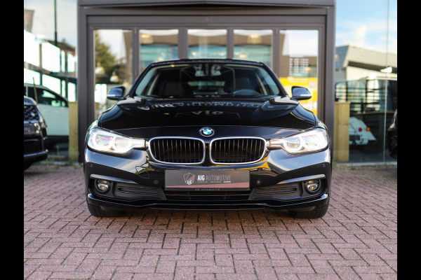 BMW 3 Serie Touring 318i Essential | BTW! | 19" LM | Leder | PDC | Stoelverw. | LED