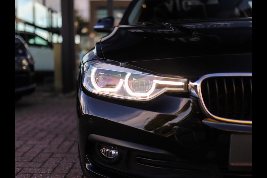 BMW 3 Serie Touring 318i Essential | BTW! | 19" LM | Leder | PDC | Stoelverw. | LED