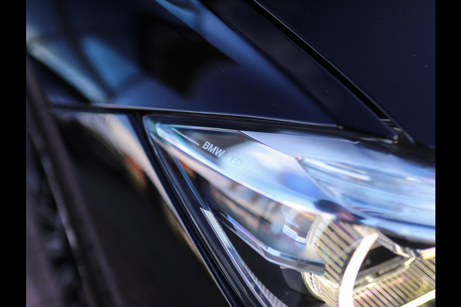 BMW 3 Serie Touring 318i Essential | BTW! | 19" LM | Leder | PDC | Stoelverw. | LED